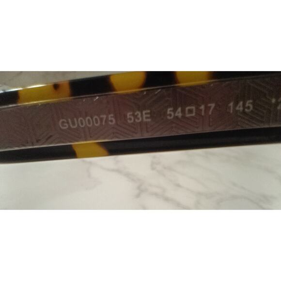 Guess Yellow Tortoise Unisex Sunglasses - NEW - Picture 5 of 8